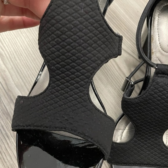 Bandolino Black Quilted Strappy Block Heels 8 - Picture 6 of 7